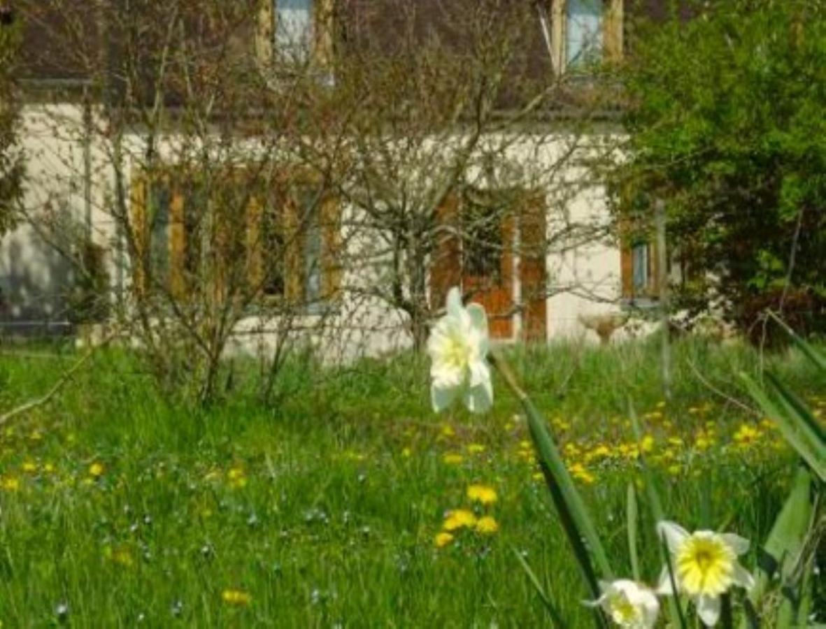 Chambres D'Hotes Les Pierries Vézannes Buitenkant foto