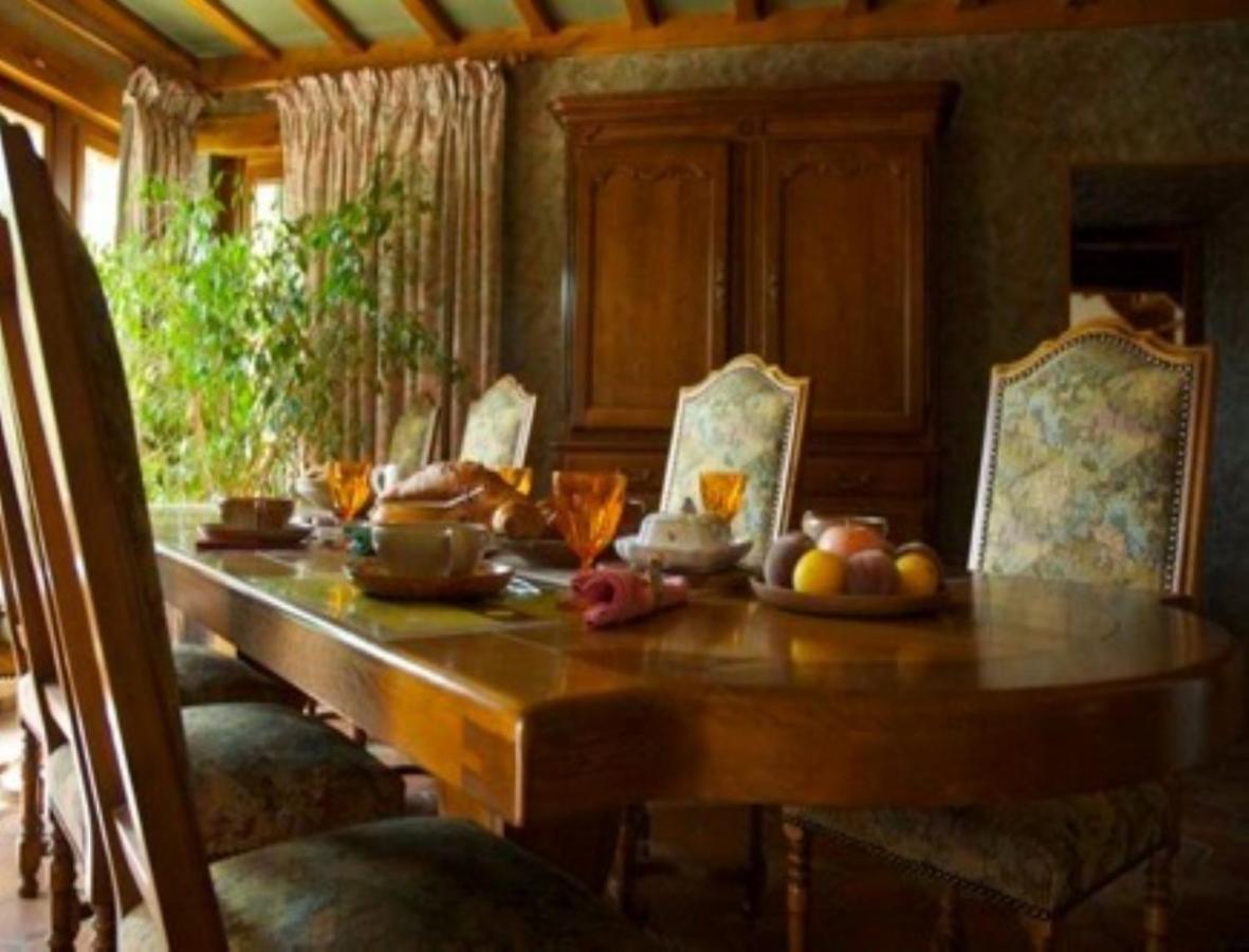 Chambres D'Hotes Les Pierries Vézannes Buitenkant foto